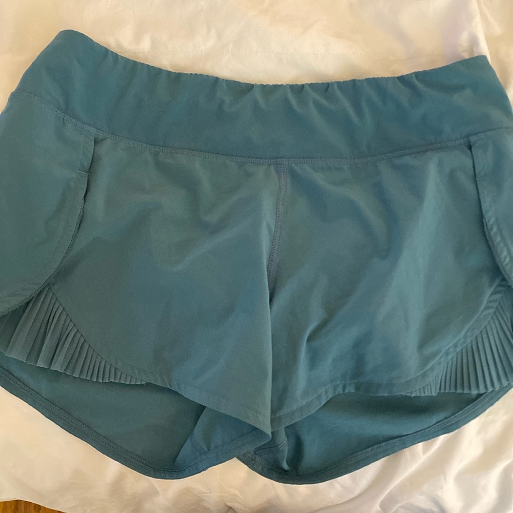 Lululemon Play off the pleats Shorts Size 6